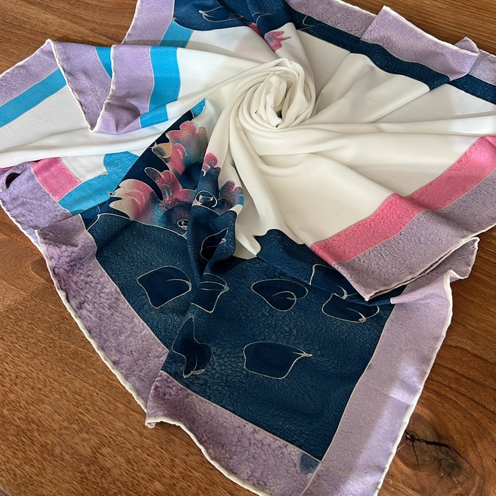 Women’s Vintage Scarf in blue and purple - Picture 3 of 13
